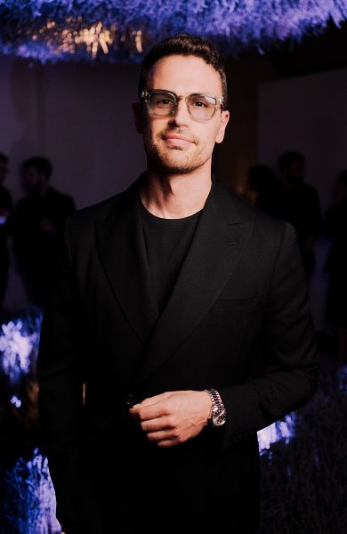 OMEGA_Aqua-Terra-Shades_London_Theo-James